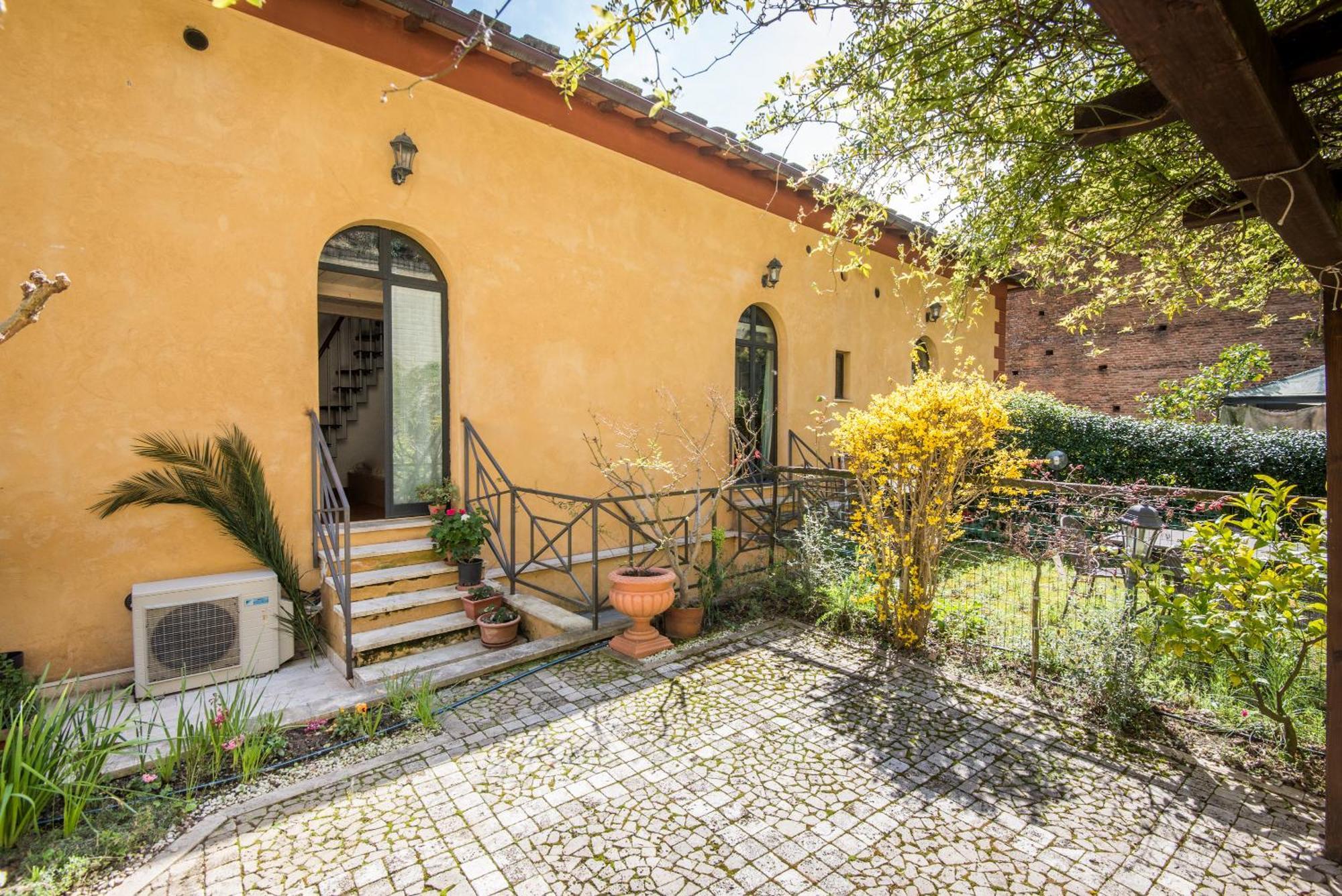 Secret Garden Siena Villa Bagian luar foto