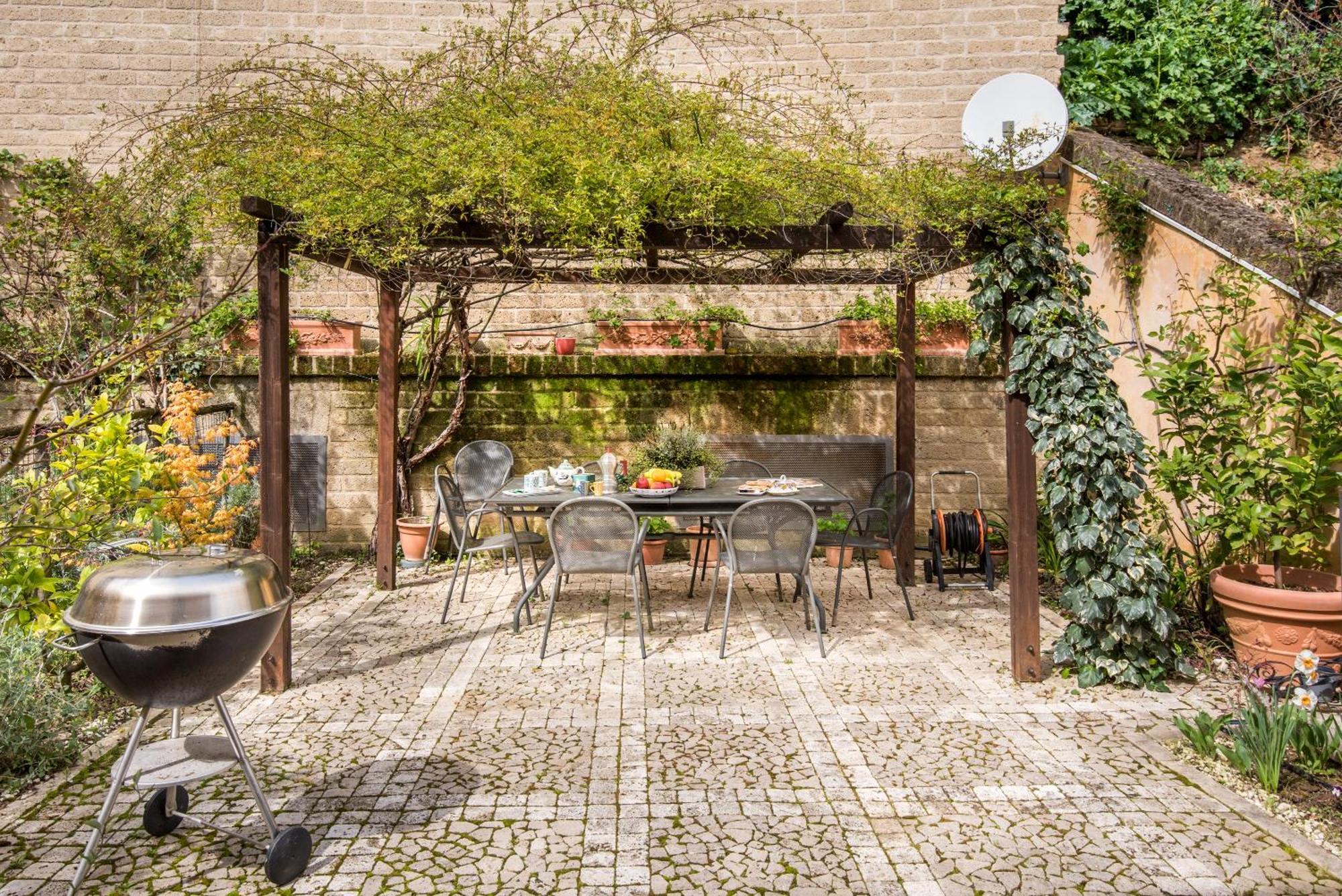 Secret Garden Siena Villa Bagian luar foto